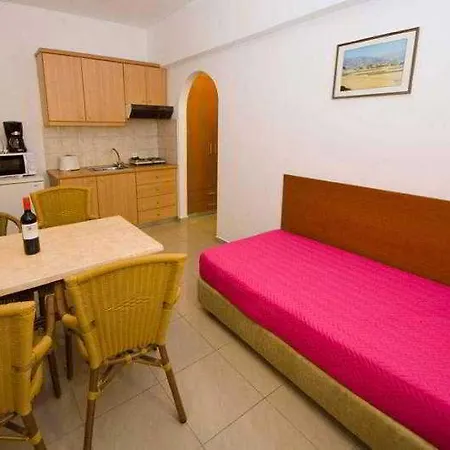 Mariamare Apts 4*