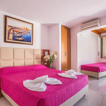 شقة فندقية Mariamare Apts 4*