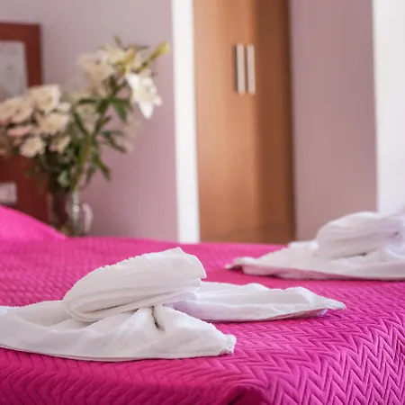 Mariamare Apts شقة فندقية