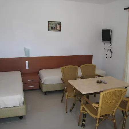 Mariamare Apts شقة فندقية 4*